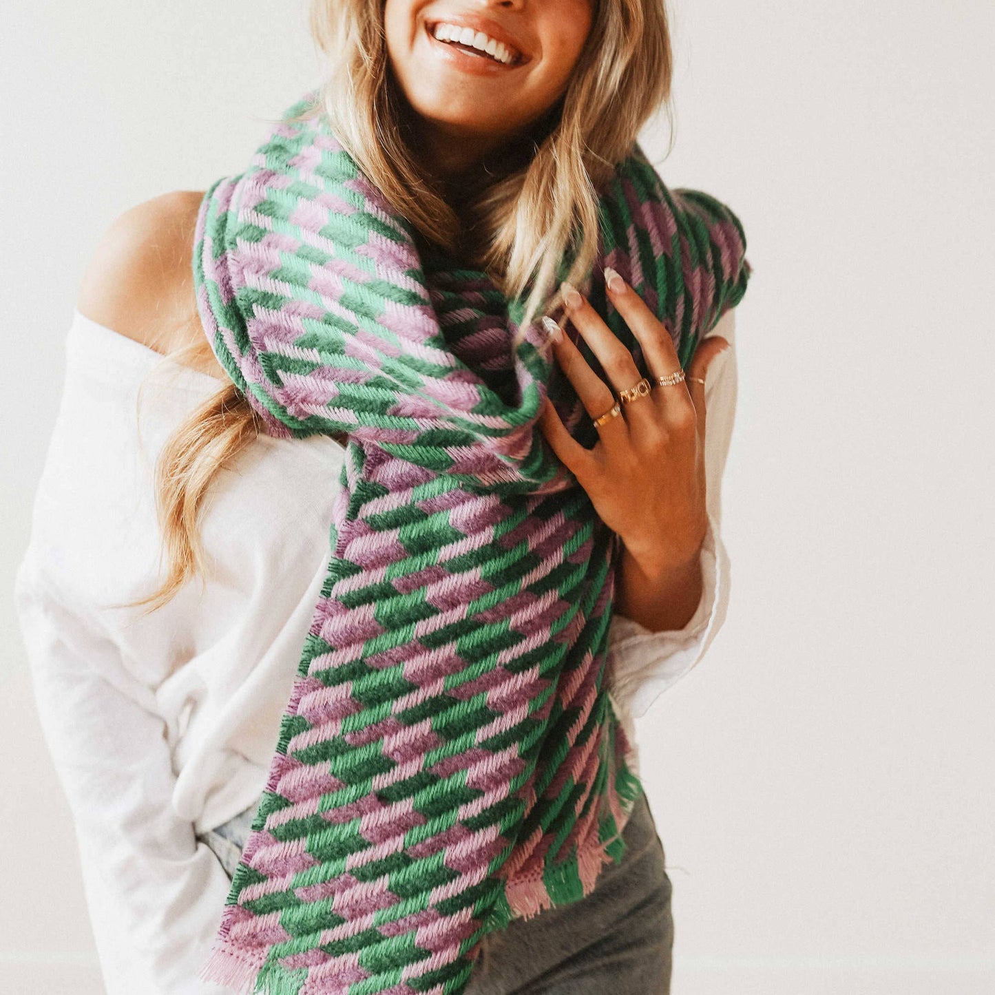 Cold Morning Houndstooth Scarf: Purple