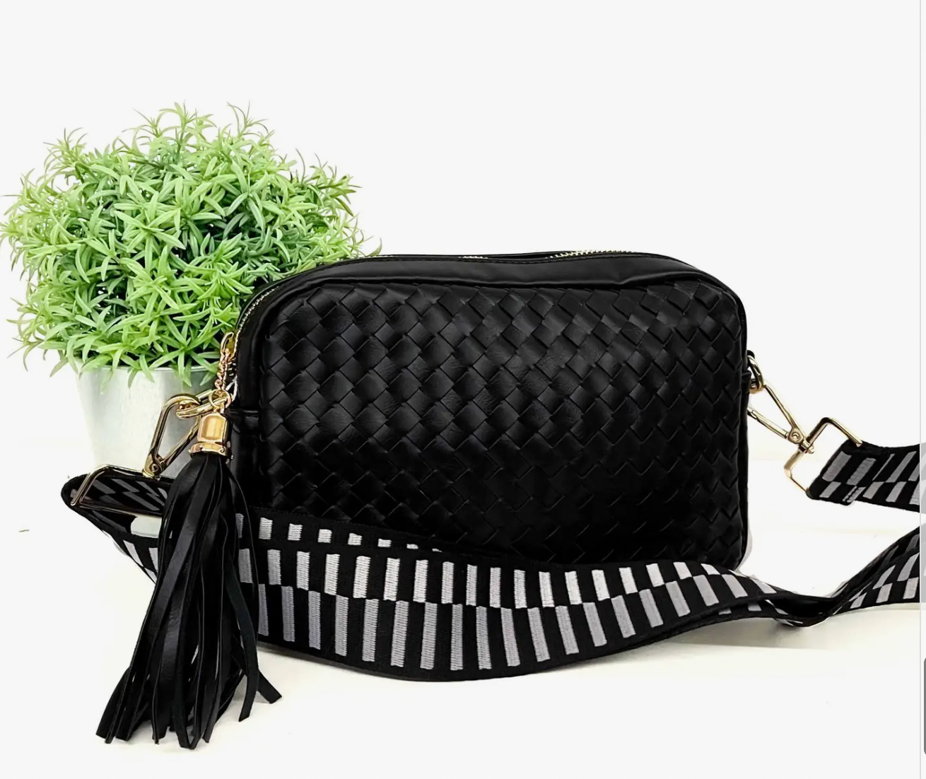 Woven Willow Camera Crossbody Bag, in Black